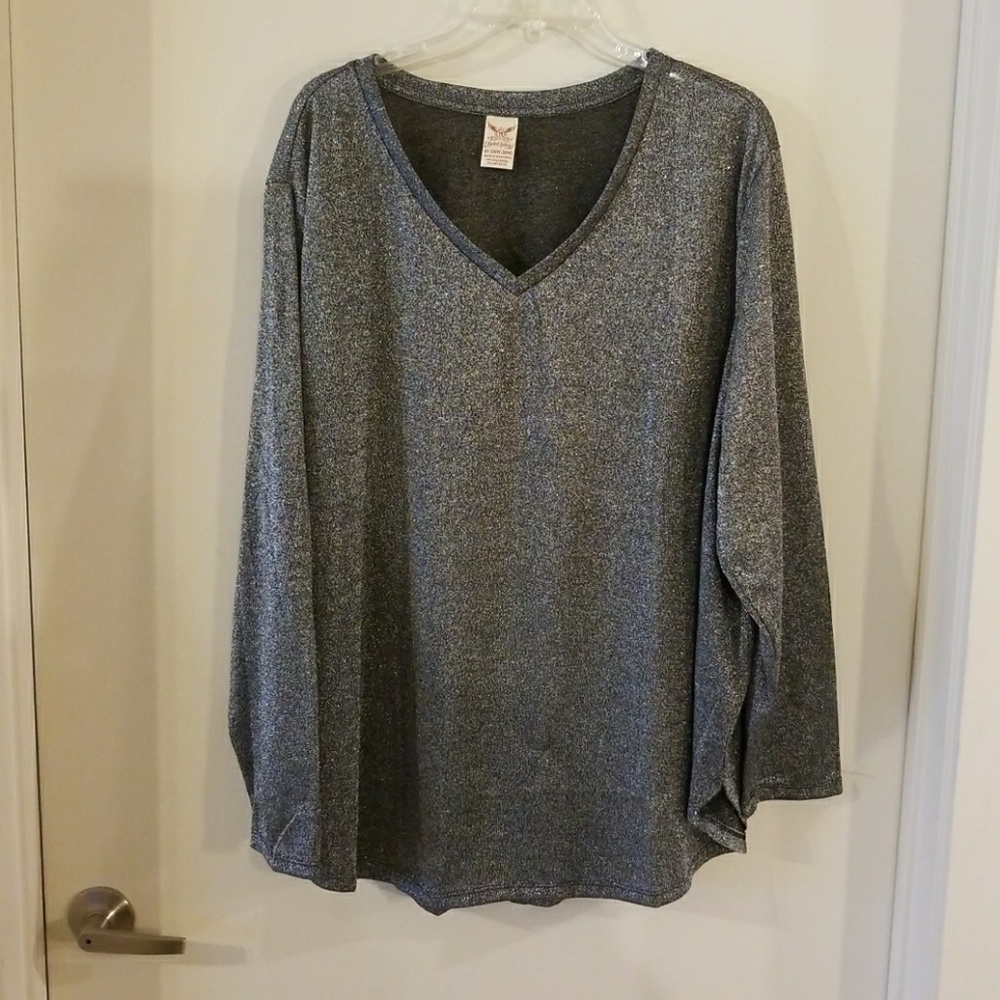 Faded Glory Metallic V Neck